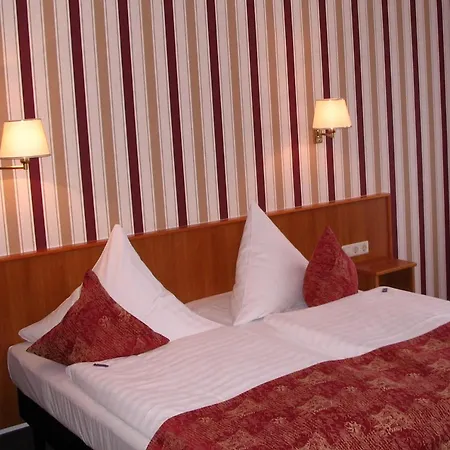 斯科恩奥西赫特酒店 酒店 施泰纳赫