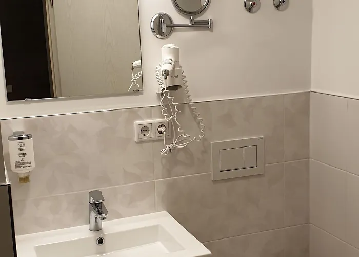 斯科恩奥西赫特酒店 施泰纳赫